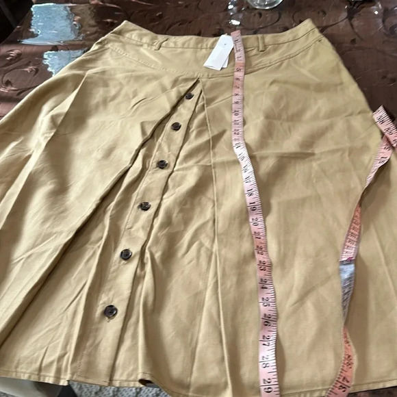 Banana Republic Twill A-Line MIDI Tan color skirt - Picture 6 of 7